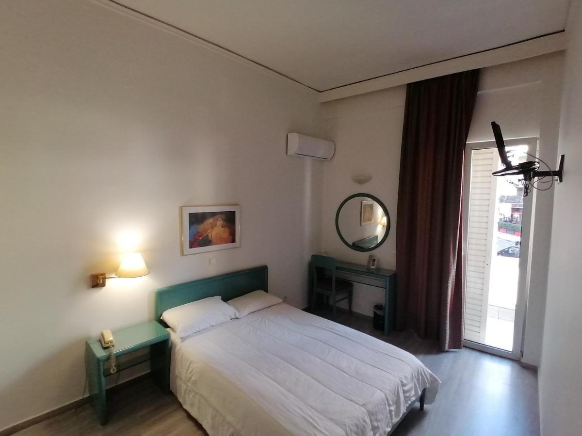 Hotel Galaxias Agrinio Exterior foto
